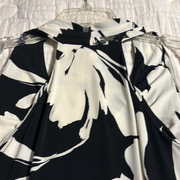 Floral Black and White Dress - Picture 4 of 7